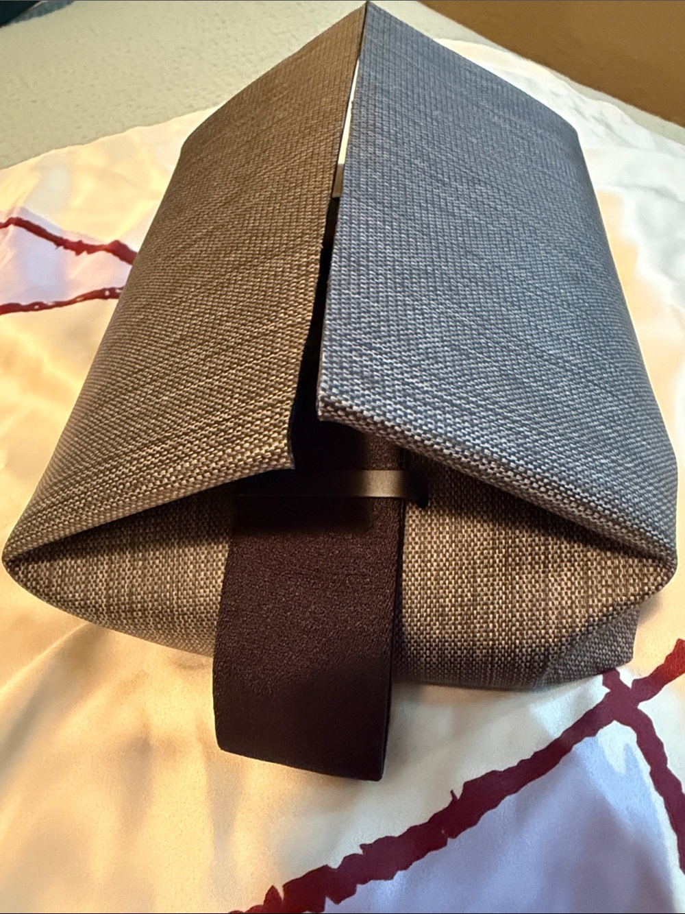 Cadence small parcel prototype in gray. - Picture 4 of 8